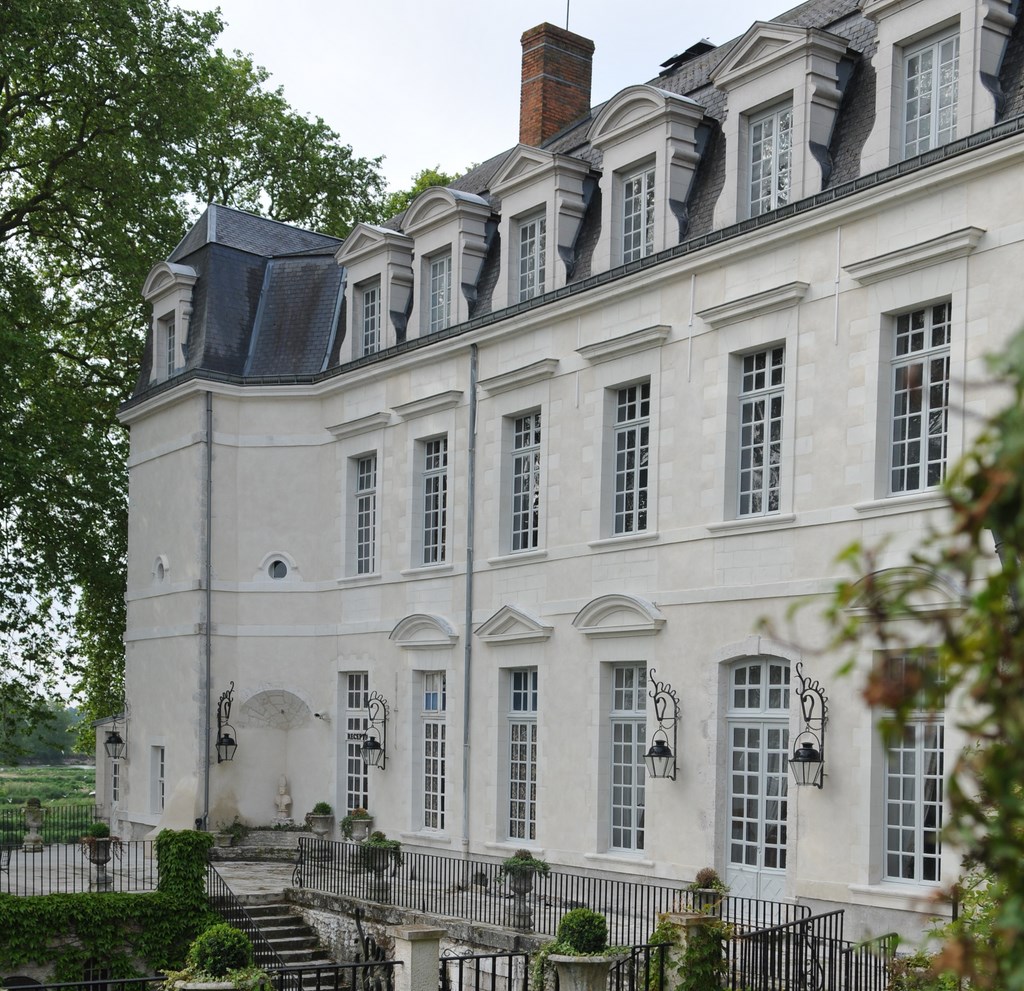 Réfection de façades -  Réalisation d'enduits traditionnels à la chaux - "Hôtel de l'Abbaye" (Beaugency, Loiret)