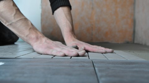 création de douches à l'italienne, aménagement de salle de bains, pose de carrelage et faience, dans le Loiret (45) et le Loir-et-Cher (41)